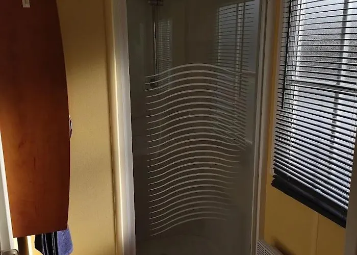 Parque de Campismo Location Insolite Etang