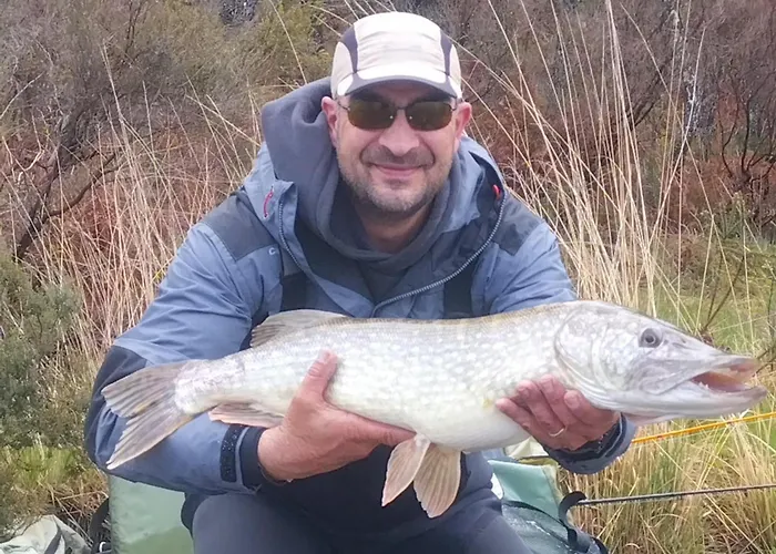 Parque de Campismo Location Insolite Etang Oriolles